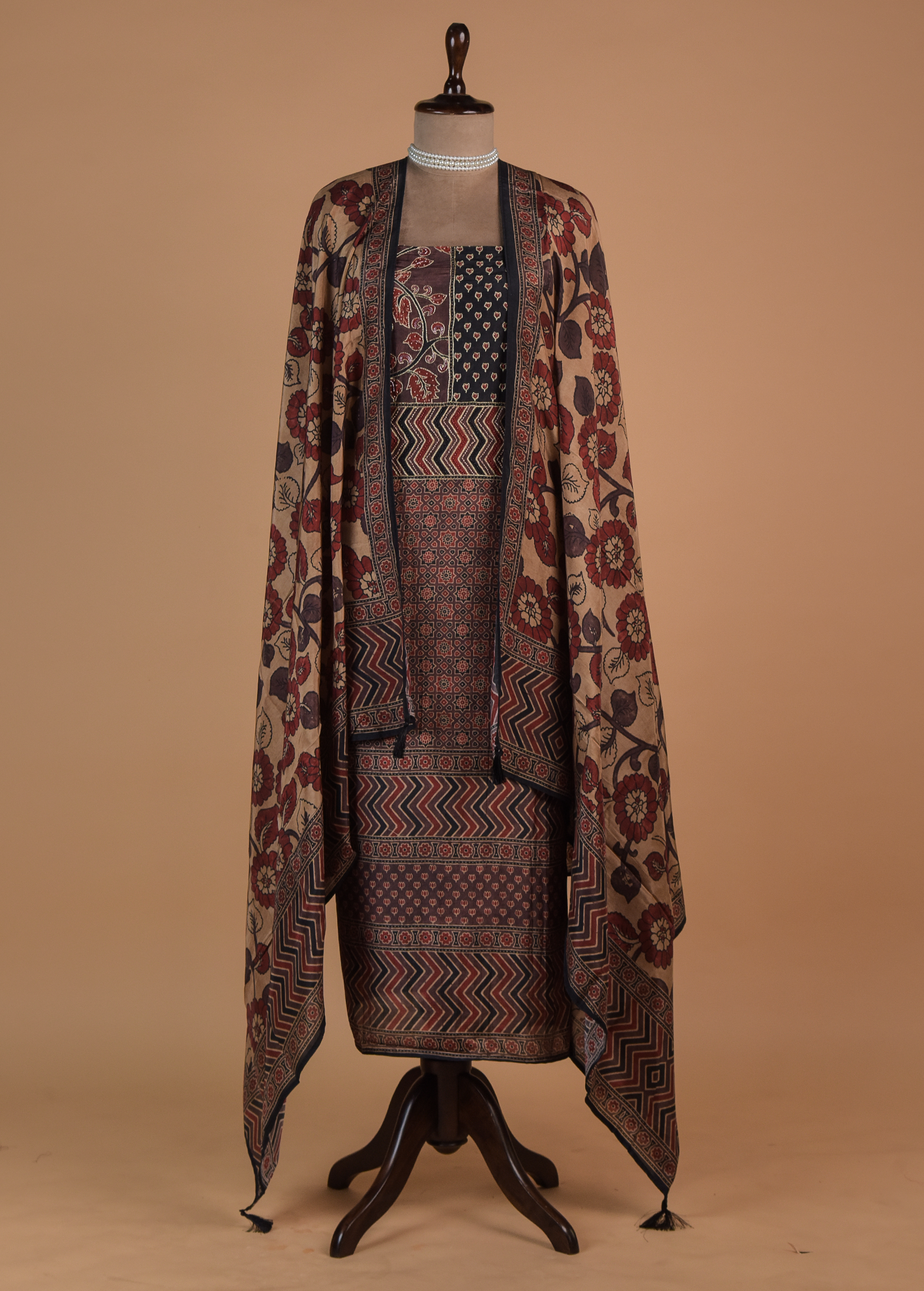 silk crepe dress material Crepe de Chine Fabric Guide: Properties, Fashion Prints 2018, and Care Tips