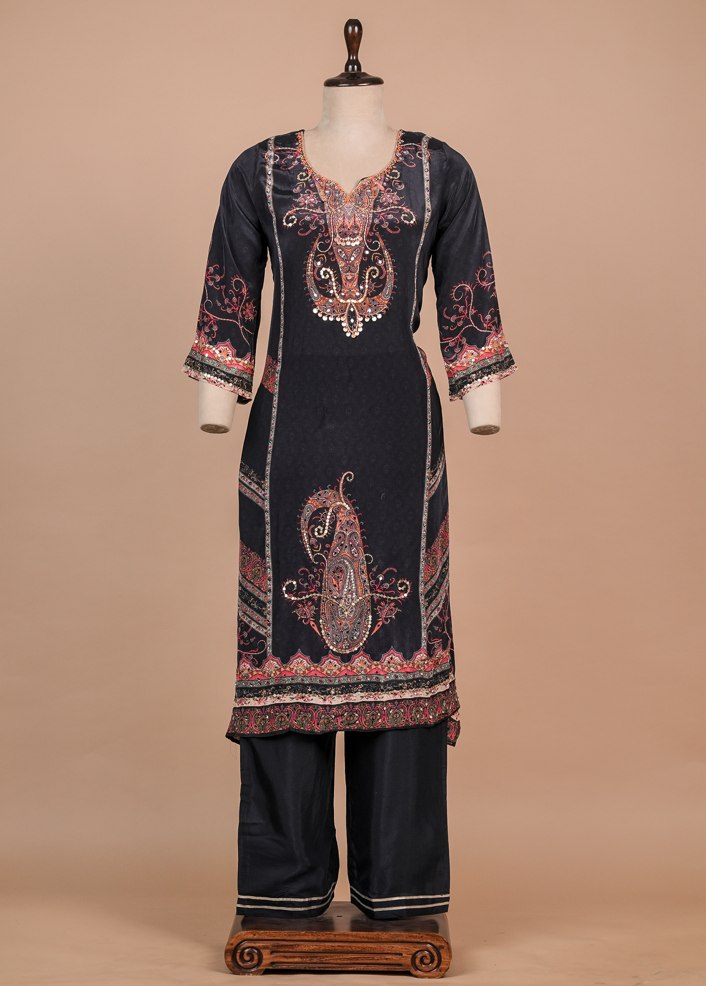 Black Crepe Straight Set