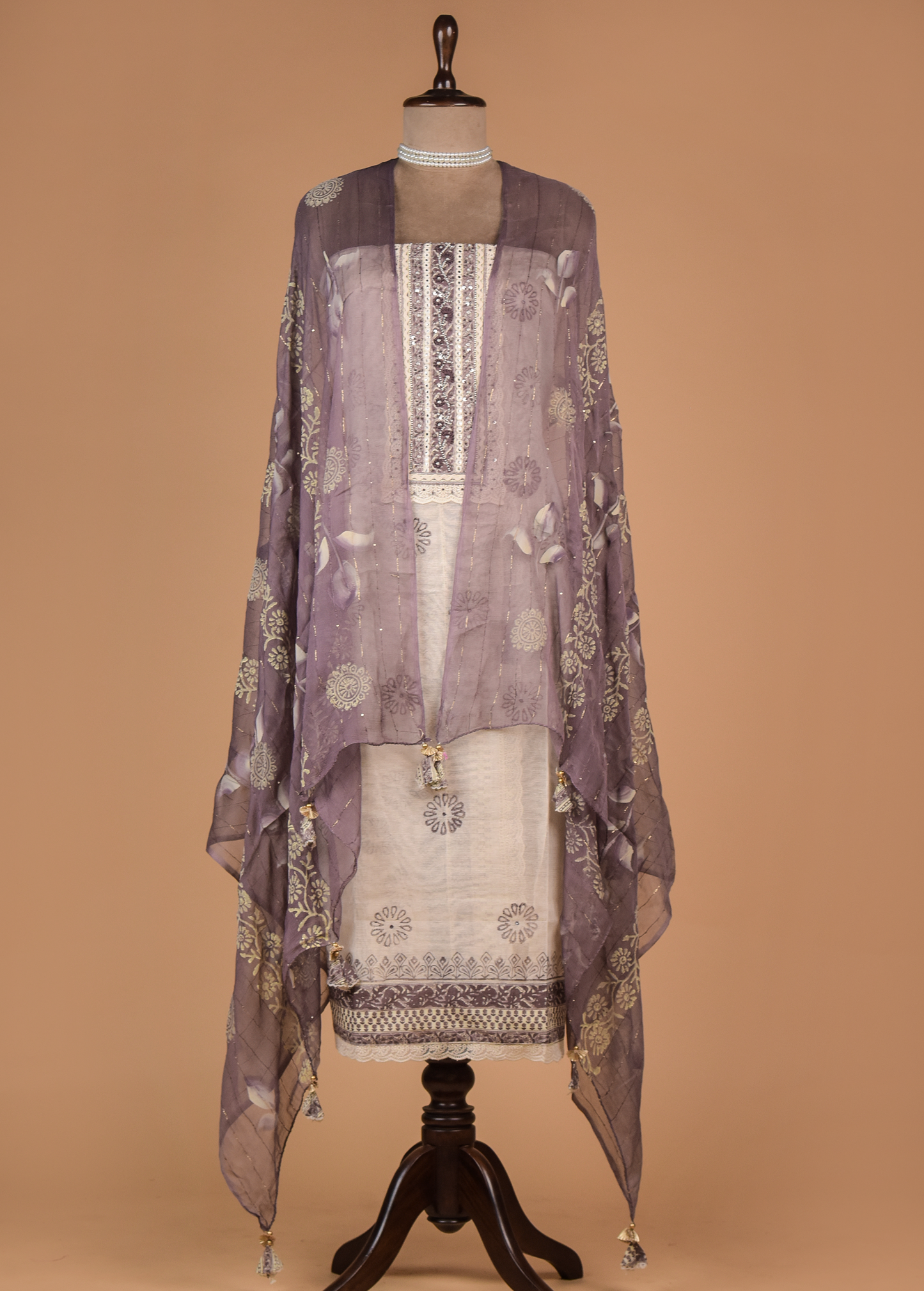 Sarees Under Rs 5000 - Greenways