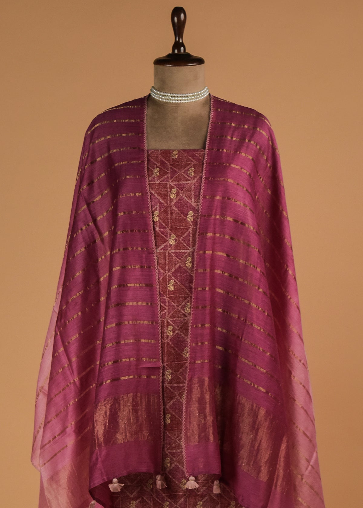 Sarees Rs 5000 to Rs 10000 - Greenways