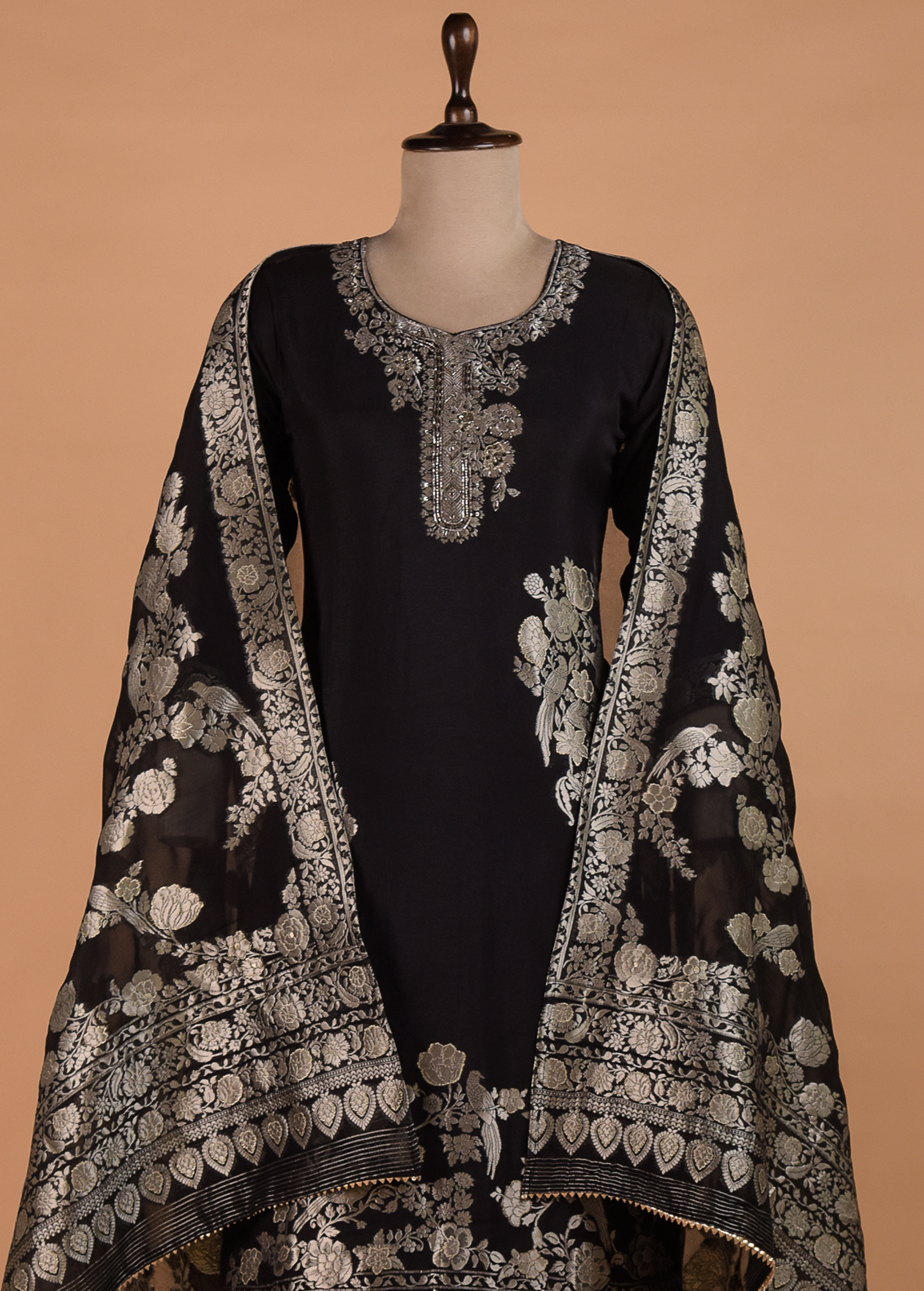 Black Crepe Silk Saree - Image 2 | Greenways Delhi