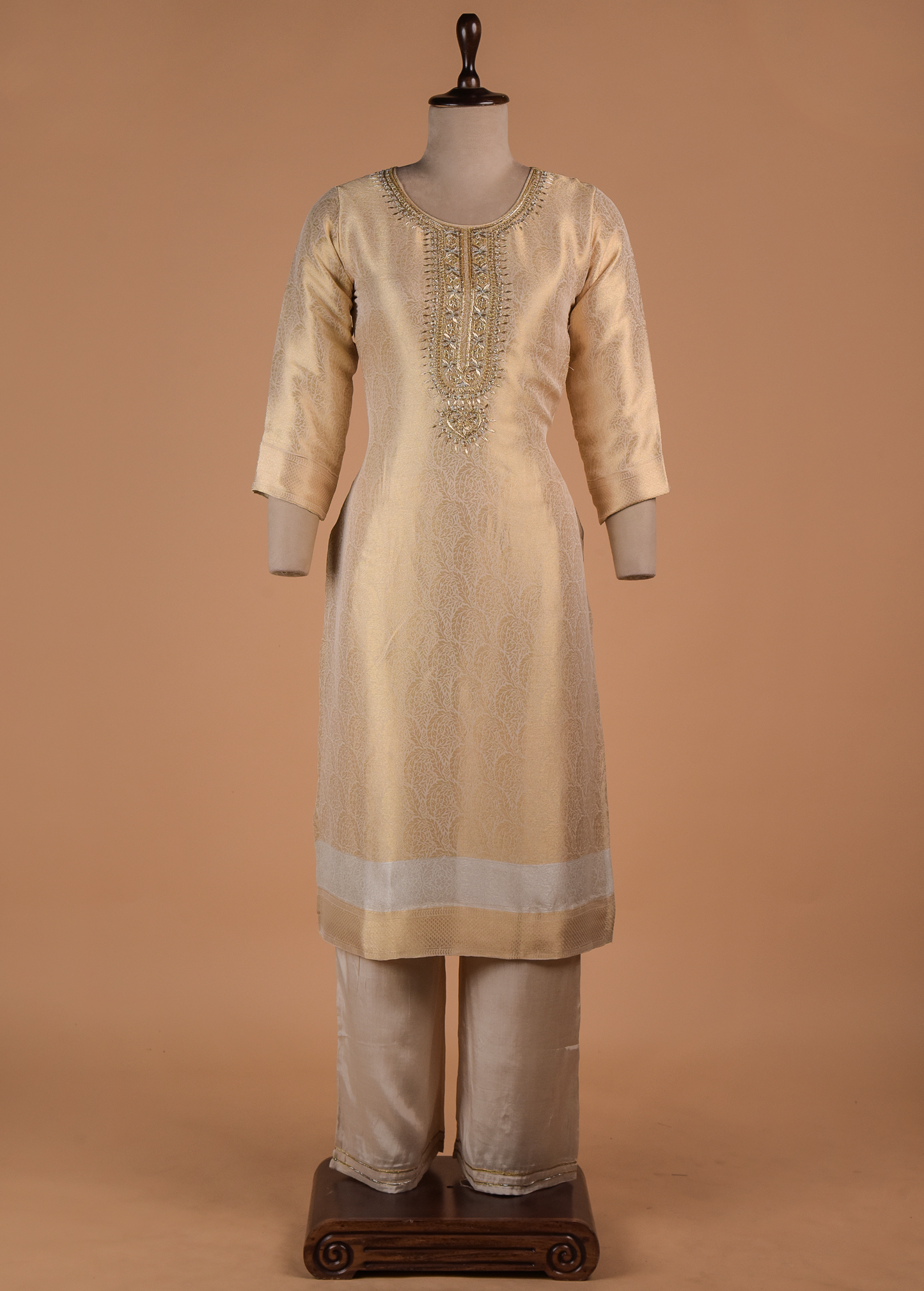 Gold Tissue Straight Set