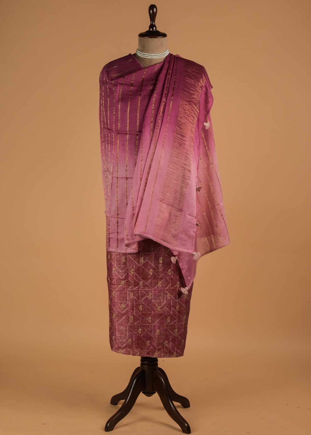 Sarees Rs 5000 to Rs 10000 - Greenways