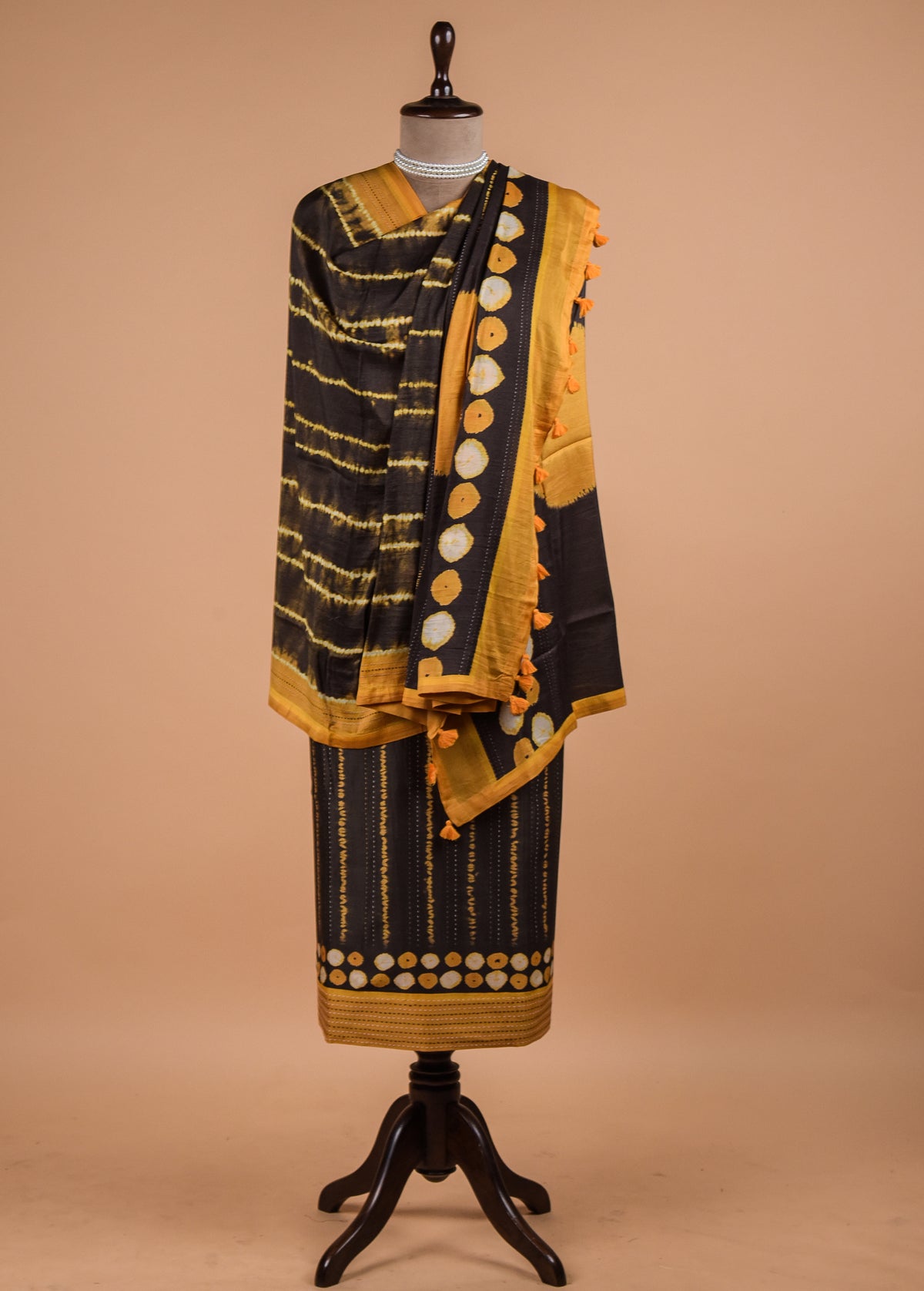 Sarees Under Rs 5000 - Greenways