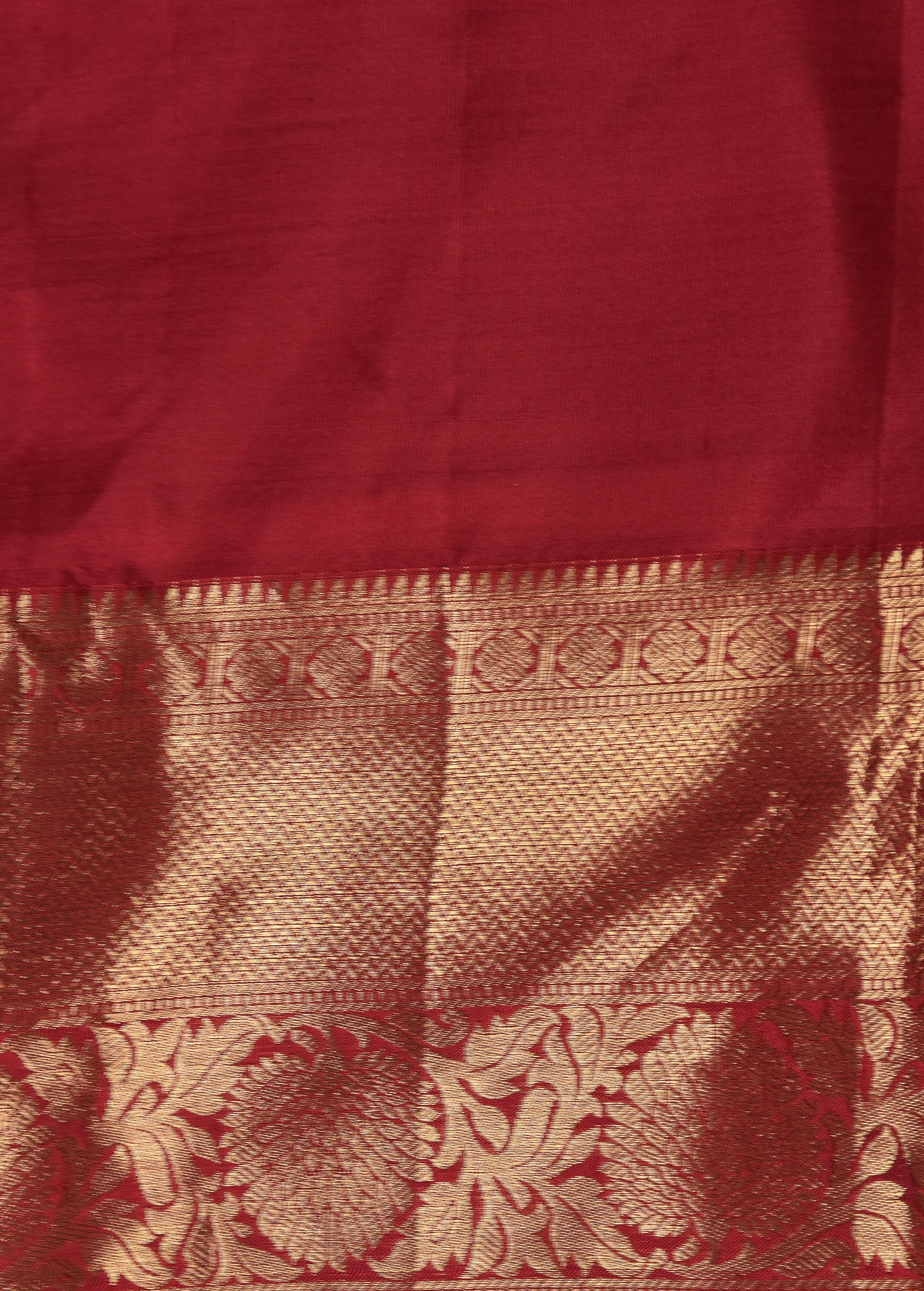 Red Kanjeevaram Handwoven Silk Saree | Greenways
