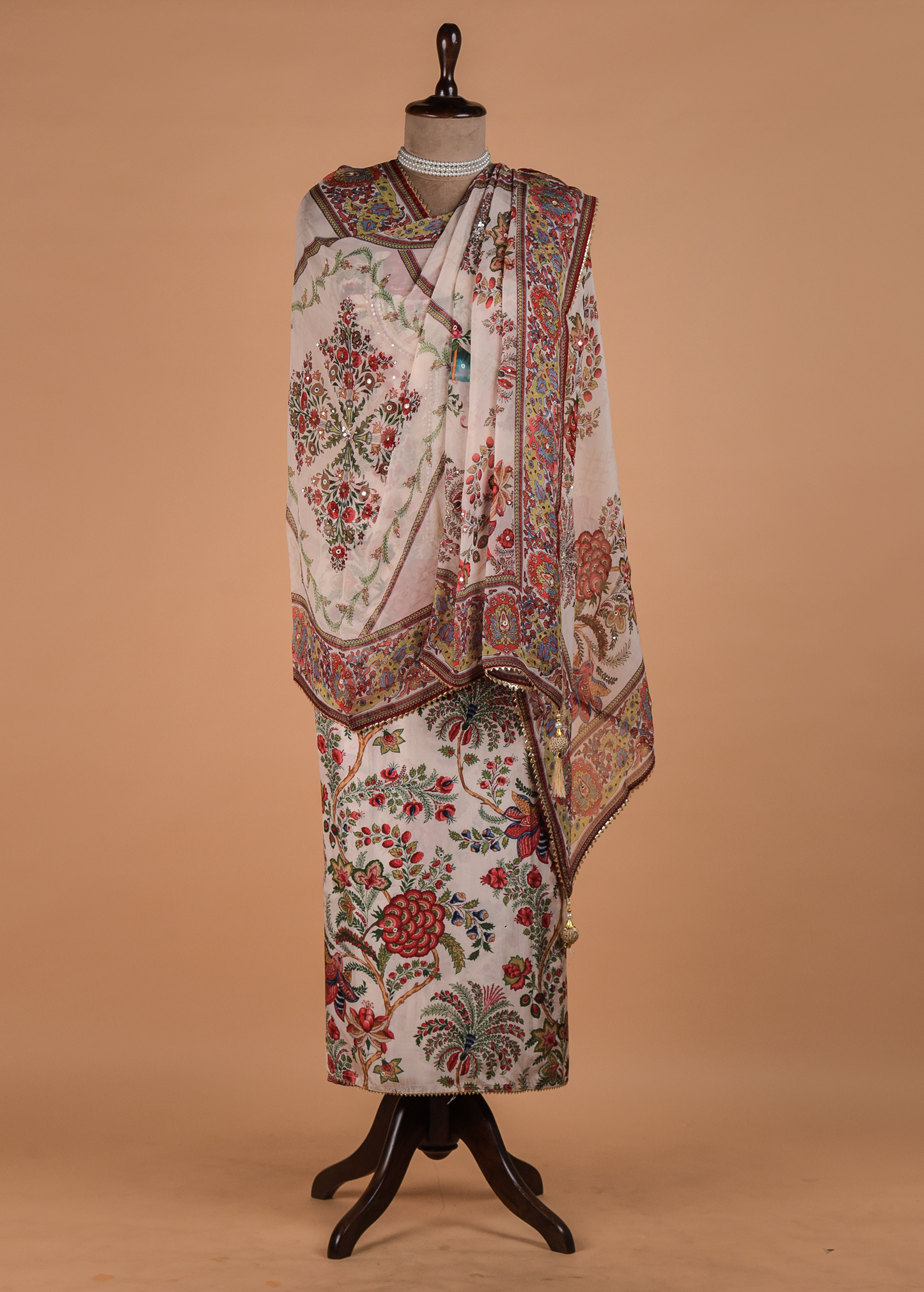 Sarees Under Rs 5000 - Greenways