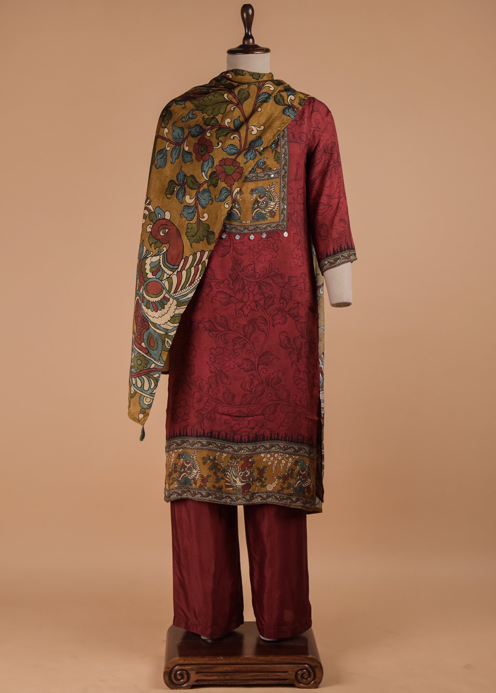 Red Crepe Straight Set
